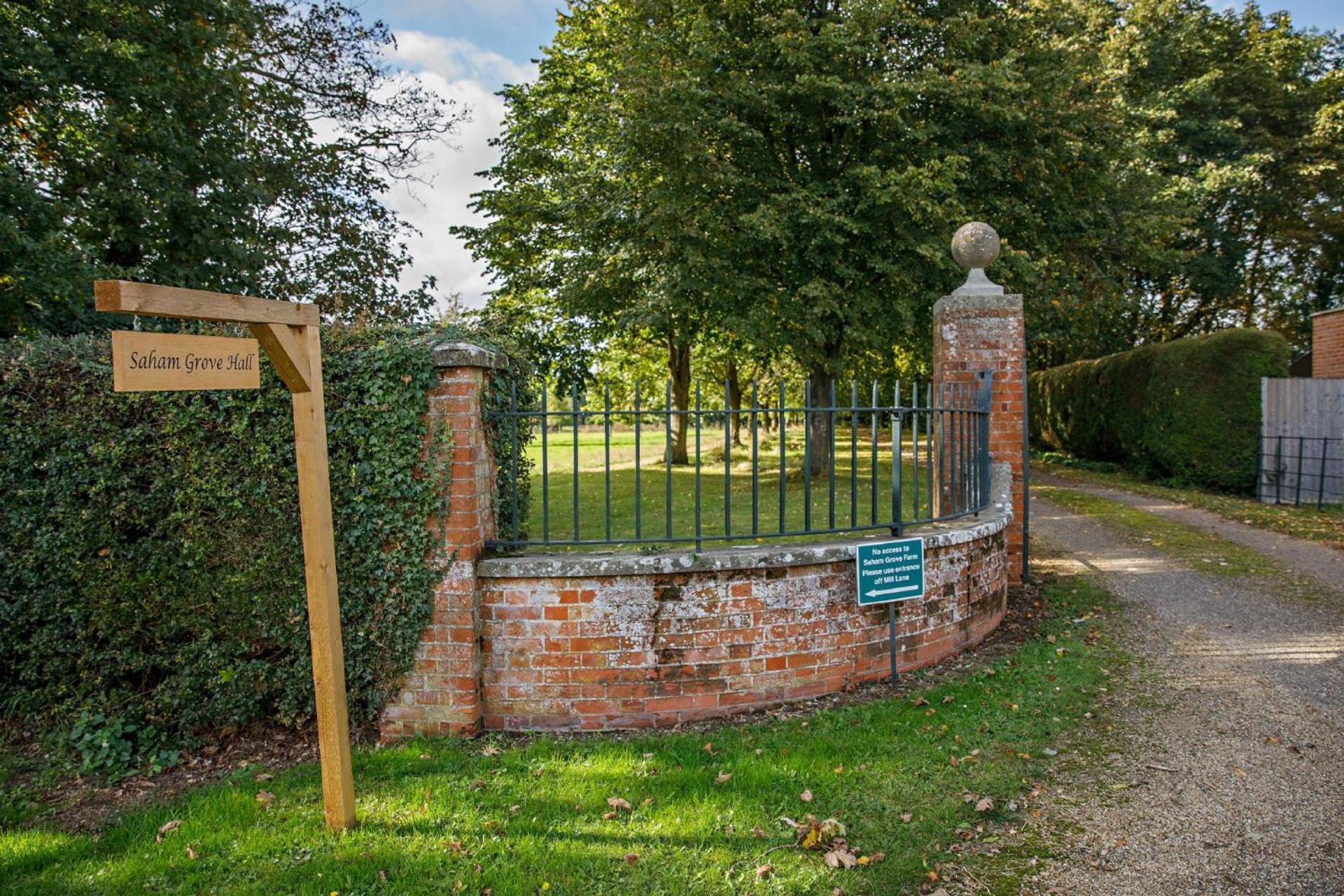 Saham Grove Hall By Group Retreats Bradenham  Exterior foto